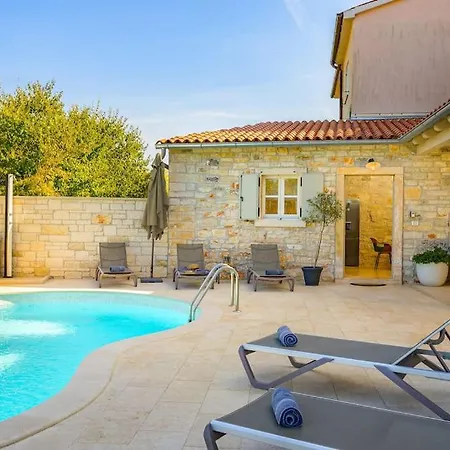 Onelia By Istrialux Vodnjan